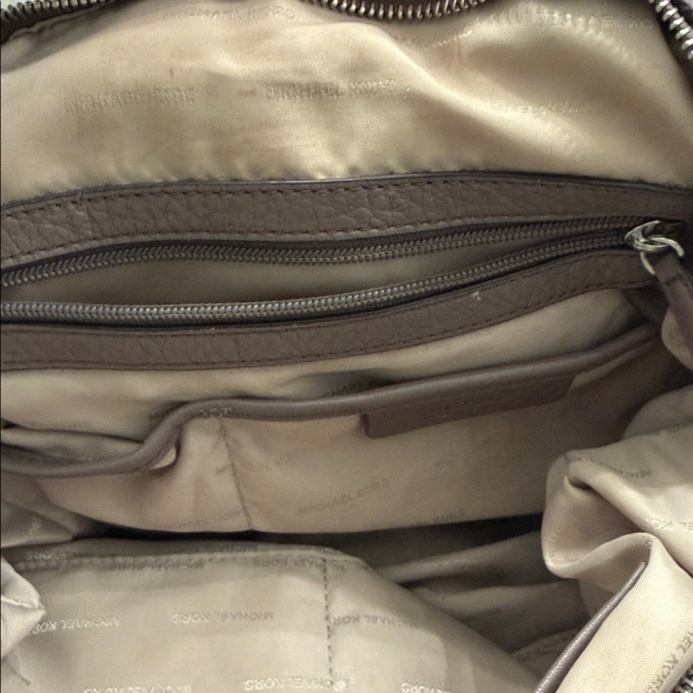 Used Michael Kors leather set - Picture 15 of 16